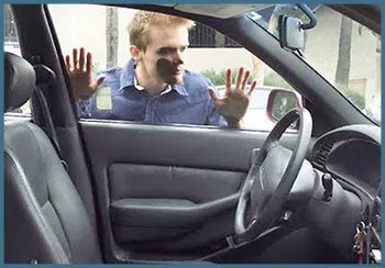 Safe Key Shop Pickerington, OH 614-504-3589 - 19-locked-keys-in-car